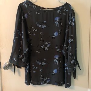 Flower printed LOFT the quarter length shirt